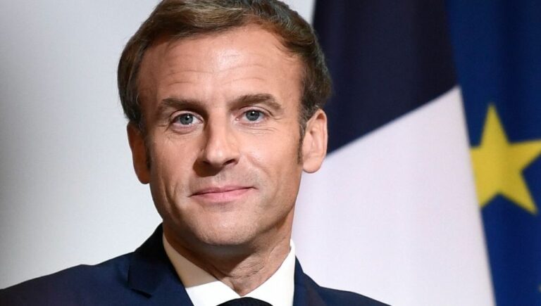 Emmanuel Macron envisage d’appliquer des sanctions “de nature financière” aux familles en réaction aux émeutes.