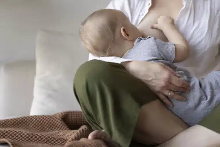 Allaitement mixte : comment bien le faire pour prendre soin de bébé ?