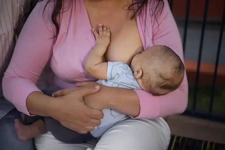 Obésité maternelle : ces facteurs qui ont un impact sur l’allaitement